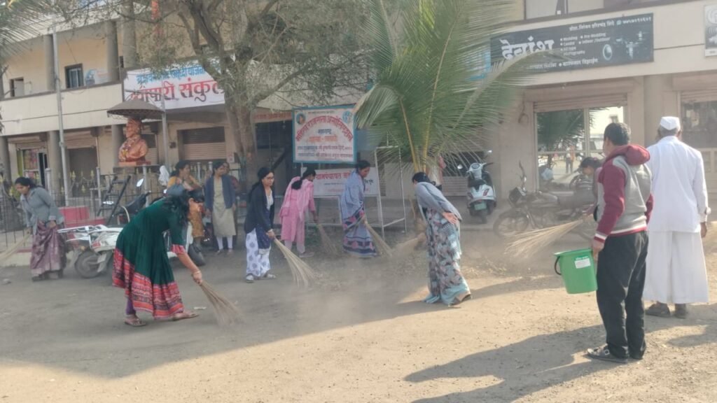 जवळे (ता.आंबेगाव) येथे संपन्न झाली स्वच्छता मोहीम!! img 20251230 wa0241