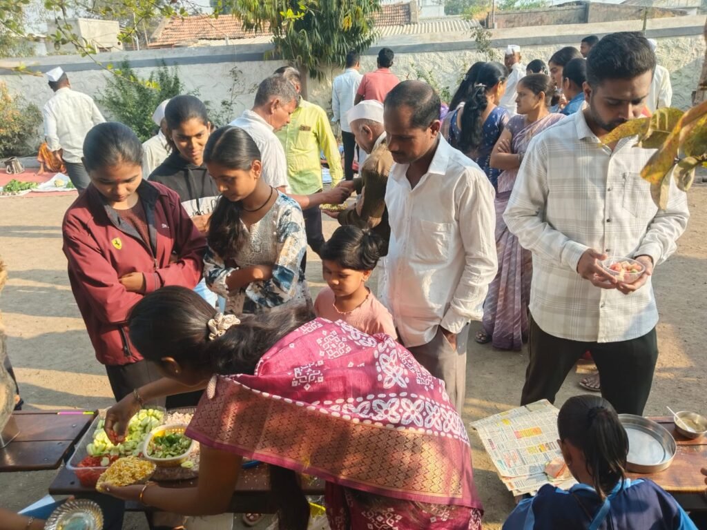 जिल्हा परिषद प्राथमिक शाळा ढोबळेवाडी (जारकरवाडी) येथे उत्साहात संपन्न झाला चिमुकल्यांचा आठवडे बाजार !! img 20260214 wa0478