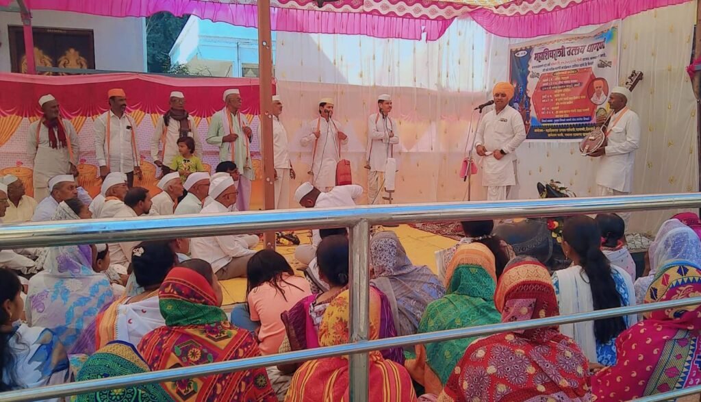 धामणी (लोणी ) येथील महादेव मंदिरात रुद्राभिषेक !! img 20260215 wa0598