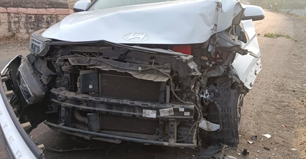त्याचं नशीब बलवत्तर;अपघातात एअर बॅग उघडल्या म्हणून वाचले दोघांचे जीव, आंबेगाव तालुक्यातील जारकरवाडीच्या वैदवाडी हद्दीत घडली दुर्घटना !! img 20260219 wa0436