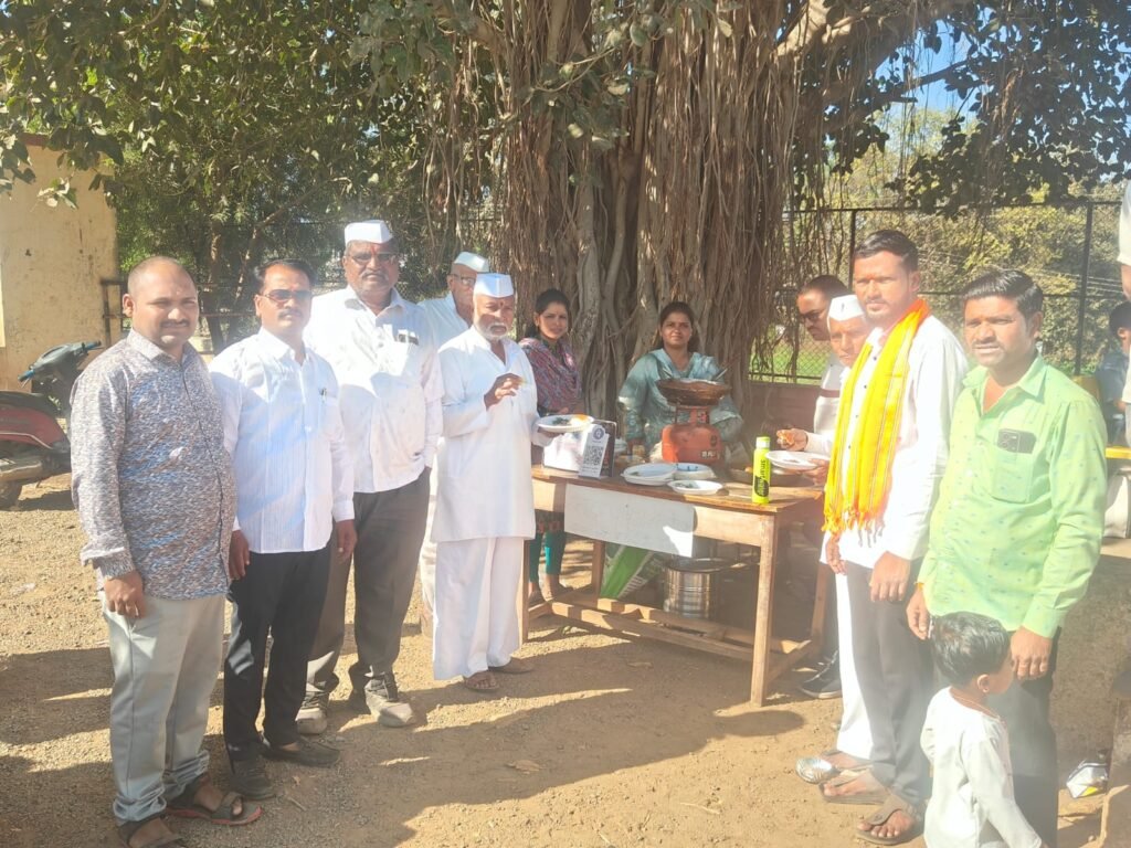 जिल्हा परिषद प्राथमिक शाळा पारगाव (शिंगवे) येथील चिमुकल्या शालेय विद्यार्थ्यांनी बाजाराच्या माध्यमातून घेतले व्यवहार ज्ञानाचे धडे !! motion photo 4985745082245070668