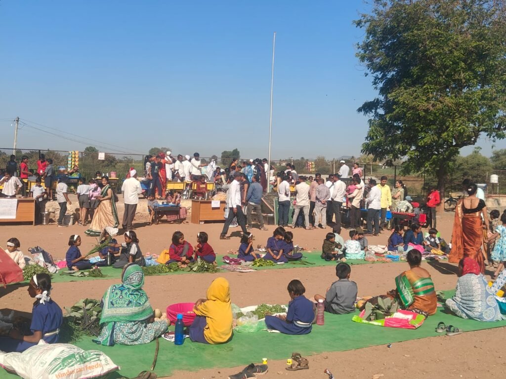 जिल्हा परिषद प्राथमिक शाळा पारगाव (शिंगवे) येथील चिमुकल्या शालेय विद्यार्थ्यांनी बाजाराच्या माध्यमातून घेतले व्यवहार ज्ञानाचे धडे !! motion photo 8556480932355921202