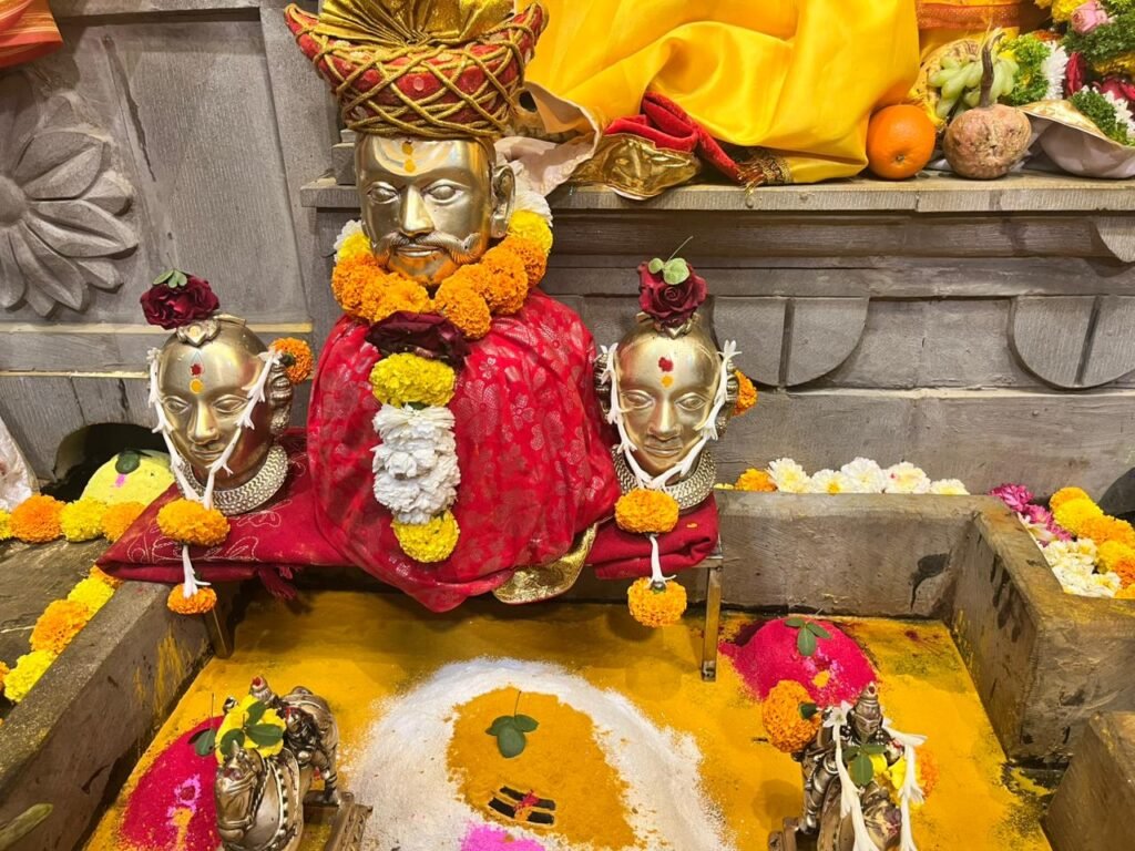 धामणीत खंडोबाला फुलांची आरास व पारंपारिक श्रीखंड पुजा संपन्न !! img 20260303 wa0320