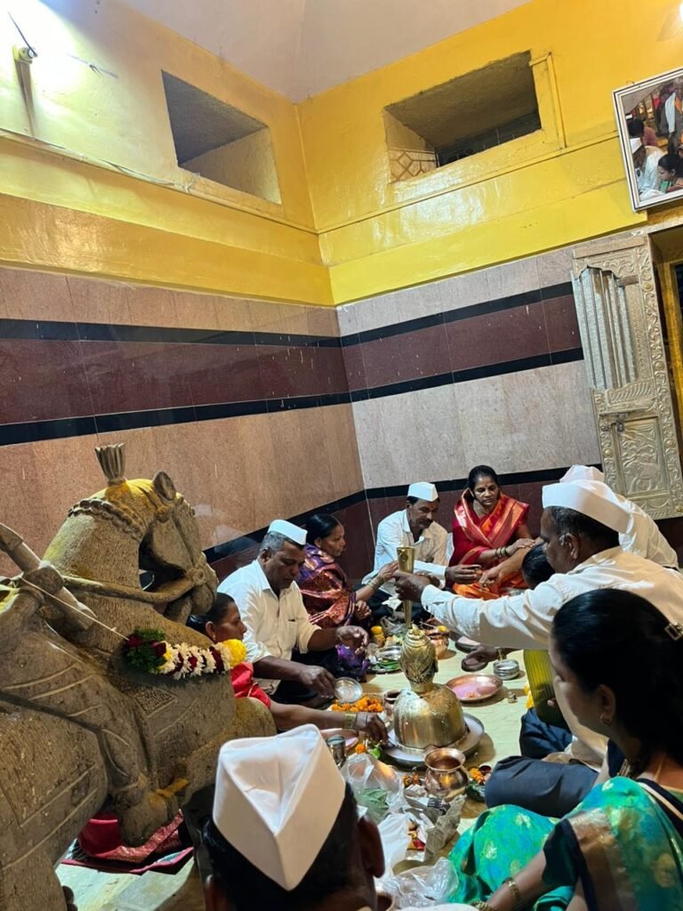 धामणीत खंडोबाला फुलांची आरास व पारंपारिक श्रीखंड पुजा संपन्न !! img 20260303 wa0323