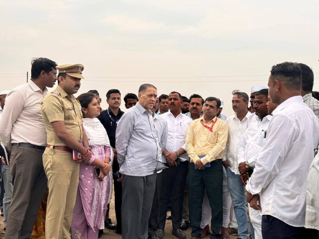 मा.मंत्री दिलीप वळसे-पाटील यांची नुकसानग्रस्त भागाला भेट; शेतकऱ्यांना दिलासा !! fb img 1775202507232