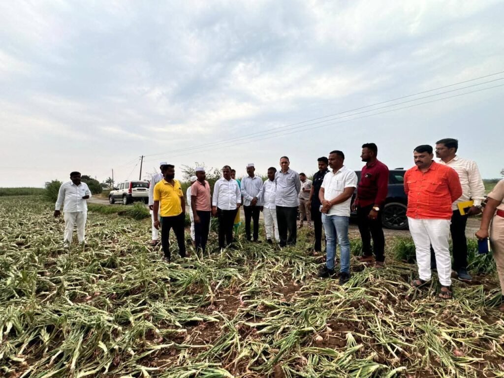 मा.मंत्री दिलीप वळसे-पाटील यांची नुकसानग्रस्त भागाला भेट; शेतकऱ्यांना दिलासा !! fb img 1775202509089