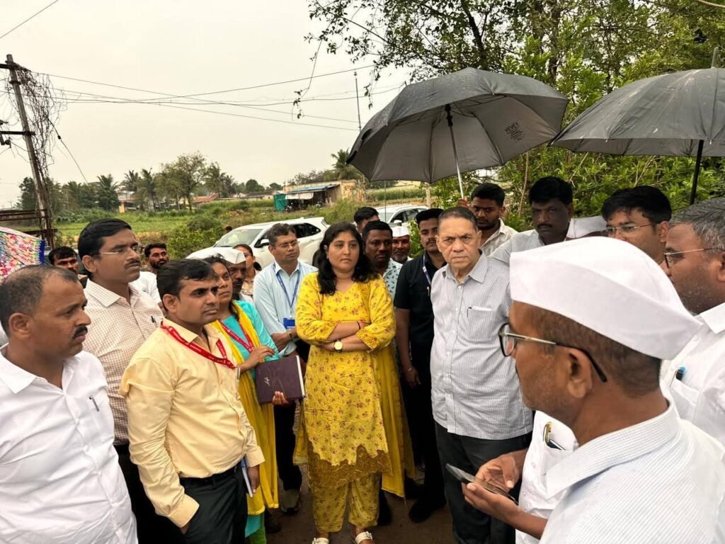 मा.मंत्री दिलीप वळसे-पाटील यांची नुकसानग्रस्त भागाला भेट; शेतकऱ्यांना दिलासा !! fb img 1775202511602