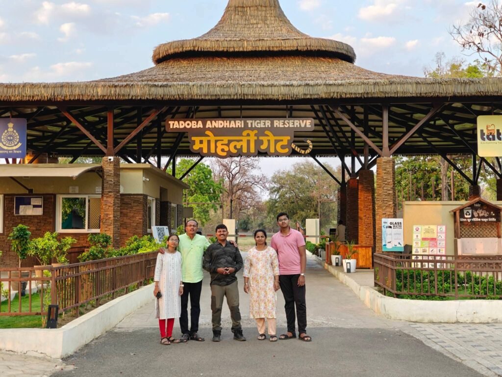 बर्डमॅन सुमेध वाघमारे - पक्ष्यांसाठी जगणारा एक संवेदनशील माणूस !! fb img 1775616057349