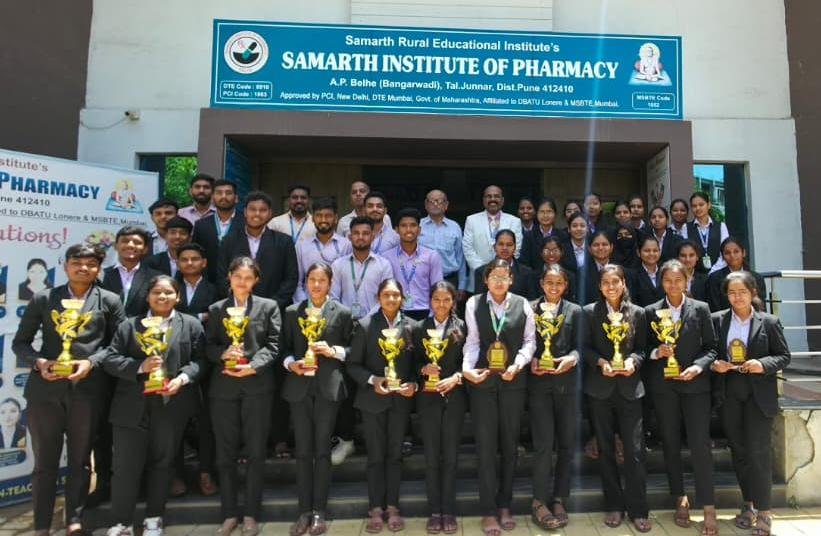 समर्थ फार्मसी महाविद्यालयांचे राज्यस्तरीय स्पर्धांमध्ये यश !! img 20260409 wa0282