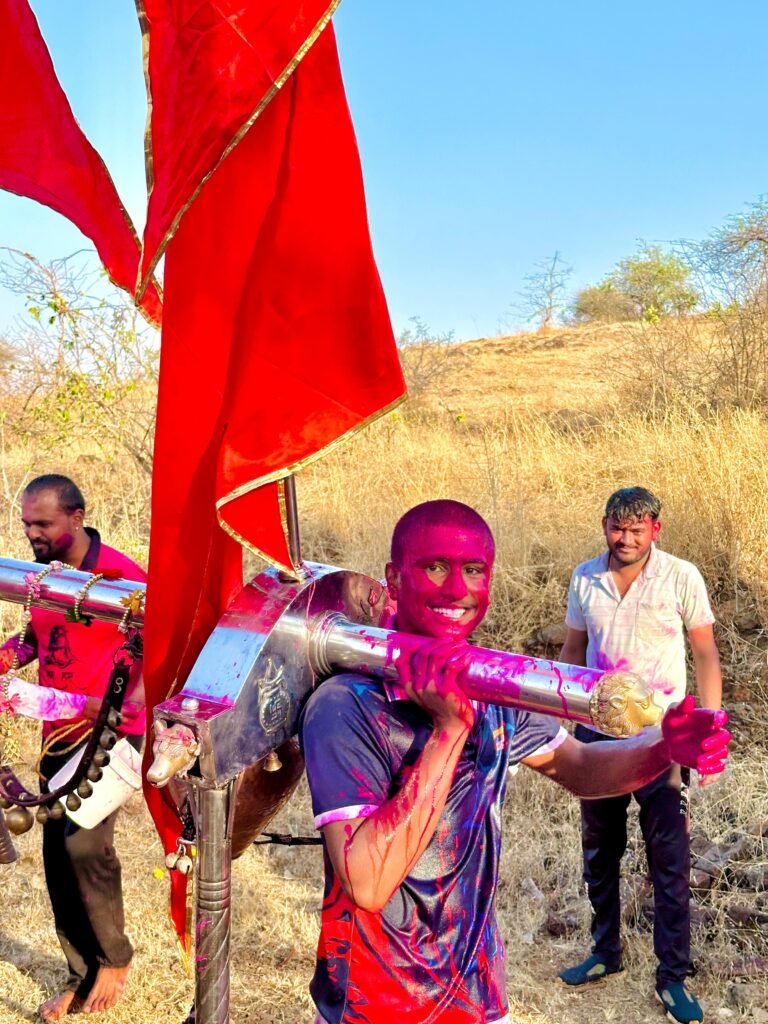 श्री शिखर शिंगणापूर कावड यात्रेची त्रयोदशीला झाली सांगता; त्रीलिंगी वनदेव महादेव मंदिर शिरदाळे येथे प्रदक्षिणा घेऊन केली जाते यात्रेची सांगता !! img 20260416 wa0125