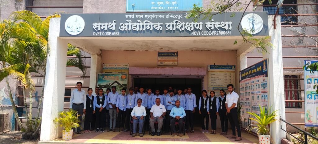 समर्थ आयटीआयच्या ४६ विद्यार्थ्यांची कॅम्पस इंटरव्ह्यूमध्ये निवड !! 1009455173