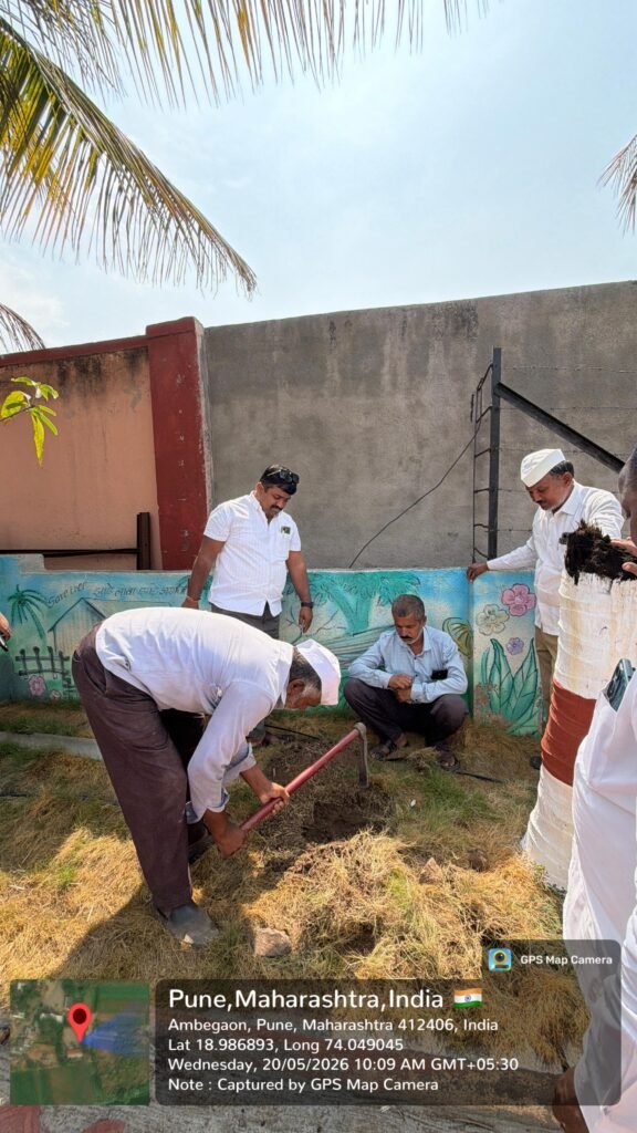 डॉ.डी.वाय.पाटील कॉलेज ऑफ ॲग्रीकल्चर बिझनेस मॅनेजमेंट, आकुर्डी, पुणेच्या विद्यार्थ्यांकडून जवळे (ता.आंबेगाव) गावात वृक्षारोपण उपक्रम उत्साहात संपन्न !! 1009557991