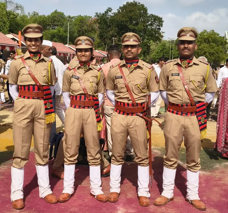 आंबेगाव तालुक्याच्या शिरपेचात मनाचा तुरा; शेतकरी कुटुंबातील चार पोलीस उपनिरीक्षक प्रशिक्षण पुर्ण करून पोलीस सेवेत दाखल !! 1009756465