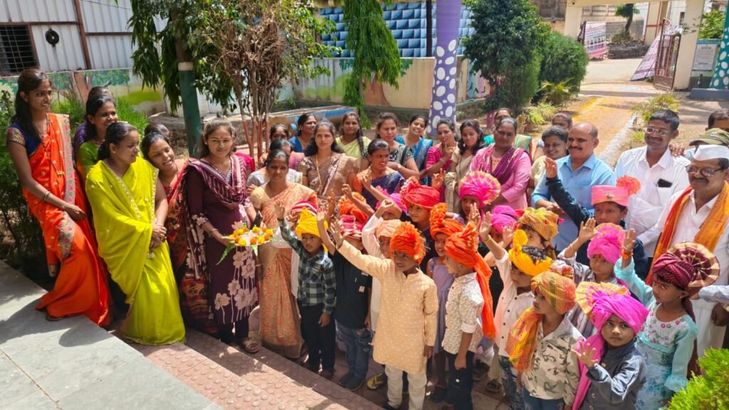 धामणीच्या जिल्हा परिषद शाळेत अनोखा प्रवेशोत्सव;उपक्रमांच्या गर्दीत शैक्षणिक गुणवत्ता राखण्याचे शाळांपुढे आव्हान - ज्येष्ठ पत्रकार विठ्ठल जाधव 1009821137