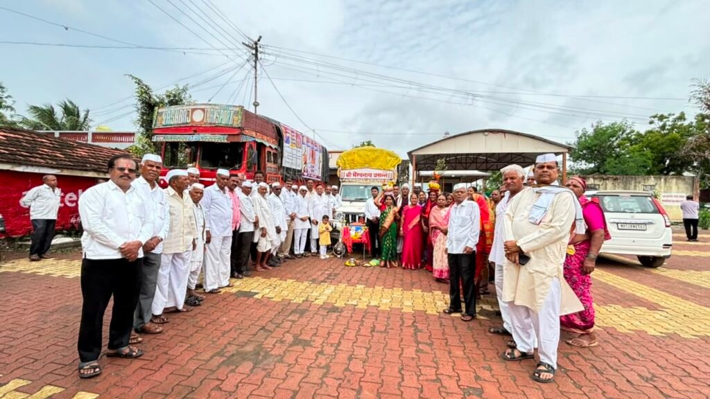 अजामेळा दिंडीचे गावडेवाडी येथून पंढरीकडे प्रस्थान !! 1010119323