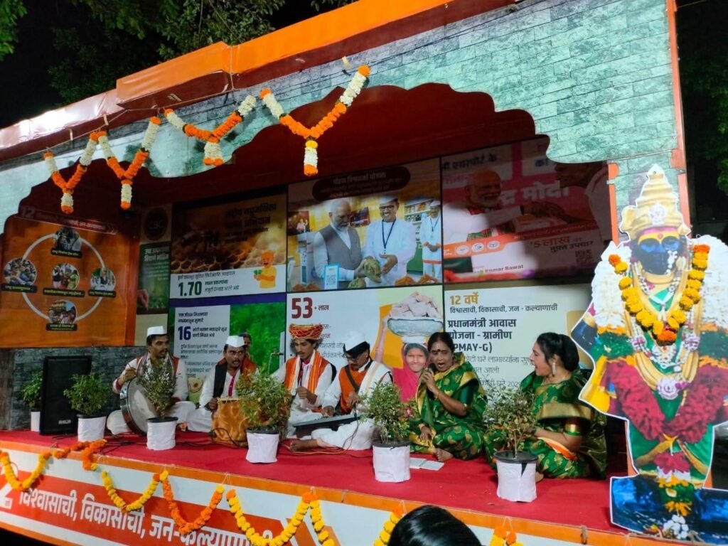 केंद्रीय संचार ब्यूरोच्या आषाढी वारी विशेष चित्ररथाचे मुख्यमंत्र्यांच्या हस्ते उद्घाटन !! 1010139911