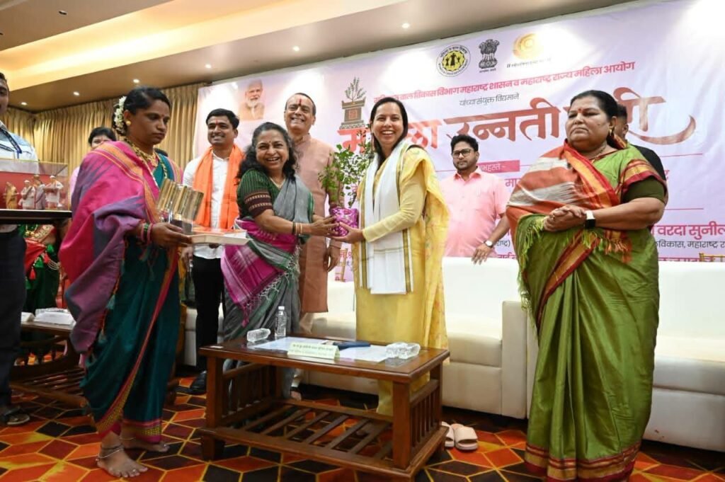 महिला उन्नती वारी" उपक्रमाचा अधिकाधिक महिलांनी लाभ घ्यावा- महिला व बालविकास मंत्री आदिती तटकरे 1010156663
