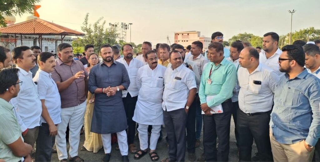 वारकऱ्यांच्या सोयी सुविधांसाठी ग्रामविकास विभागाकडून सहा कोटी रुपयांचा निधी - ग्रामविकास मंत्री जयकुमार गोरे 1010172850
