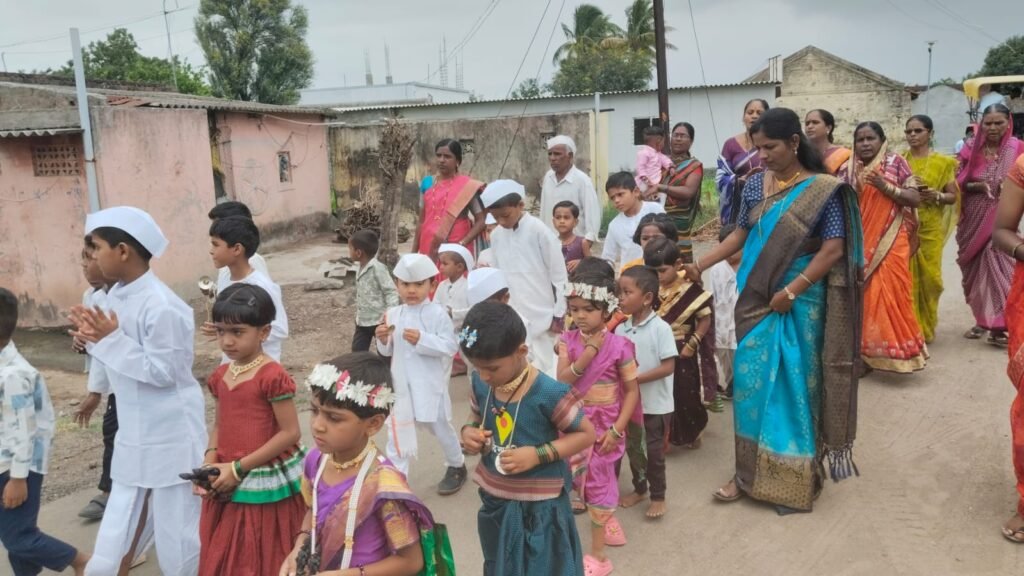 जिल्हा परिषद प्राथमिक शाळा ढोबळेवाडी (जारकरवाडी) येथे बालचमूंचा दिंडी सोहळा उत्साहात संपन्न !! 1010226863