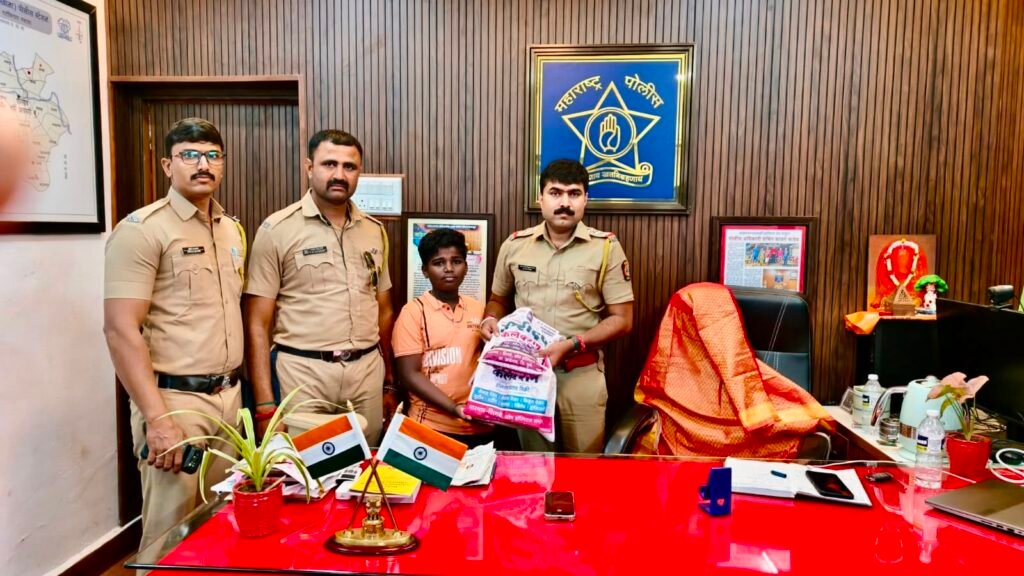 अखेर 'करण' च्या मदतीला खाकी वर्दी आली धावून 1010255264