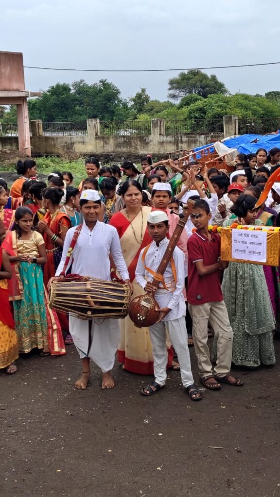 जिल्हा परिषद प्राथमिक शाळा जारकरवाडी येथे उत्साहात संपन्न झाली विद्यार्थ्यांची बालदिंडी !! 1010276714