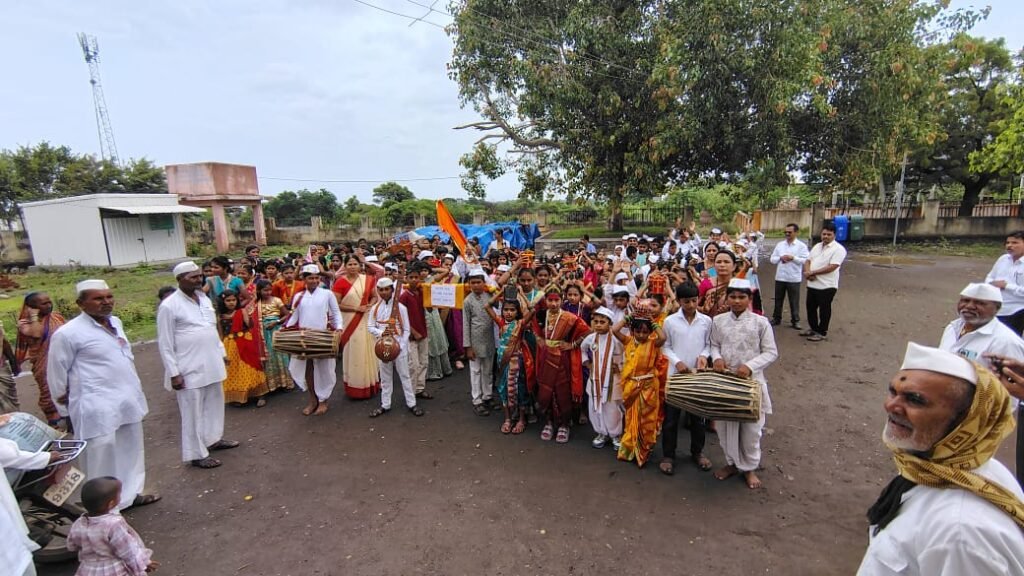 जिल्हा परिषद प्राथमिक शाळा जारकरवाडी येथे उत्साहात संपन्न झाली विद्यार्थ्यांची बालदिंडी !! 1010276718