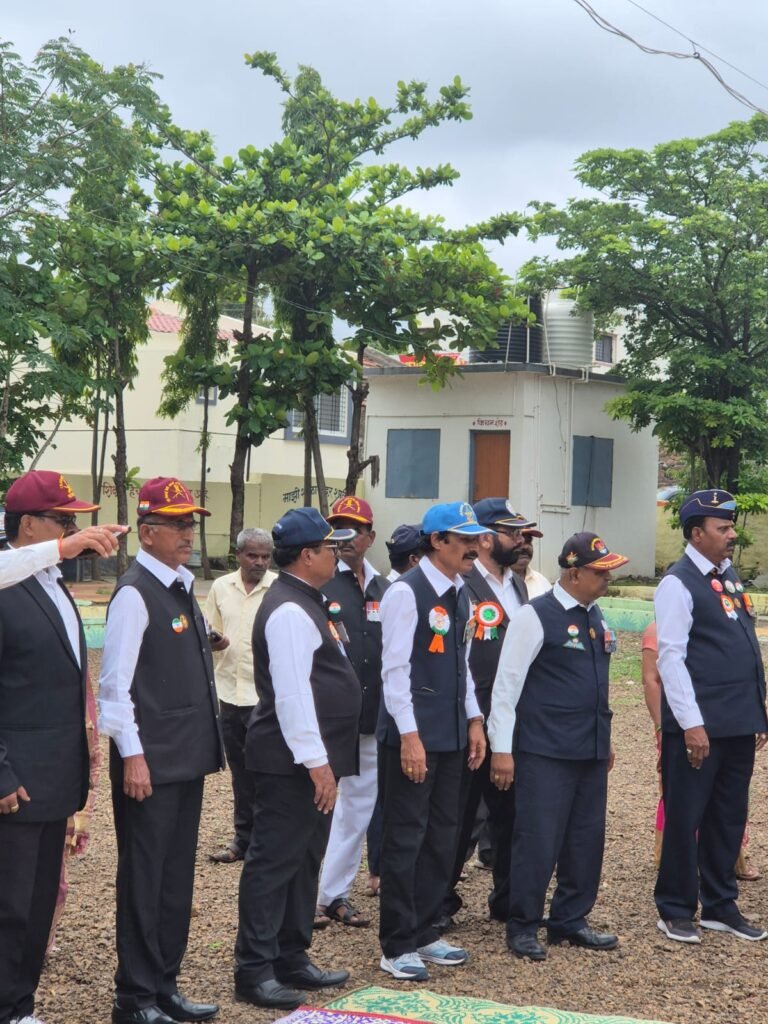 जिल्हा परिषद प्राथमिक शाळा वडगावपीर,प्रगती विद्यालय वडगावपीर,माजी सैनिक योद्धा सेवा भावी संस्था महाराष्ट्र राज्य यांच्या संयुक्त विद्यमाने कारगिल विजय दिनानिमित्त कार्यक्रमाचे आयोजन !! 1010355408