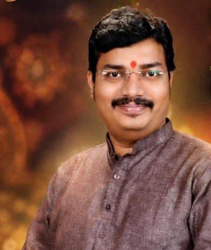 तमाशा सम्राज्ञी विठाबाई नारायणगावकर यांचे नातू डॉ. मोहित नारायणगावकर यांची तमाशा परिषदेत कार्याध्यक्षपदी निवड !! 1010528088