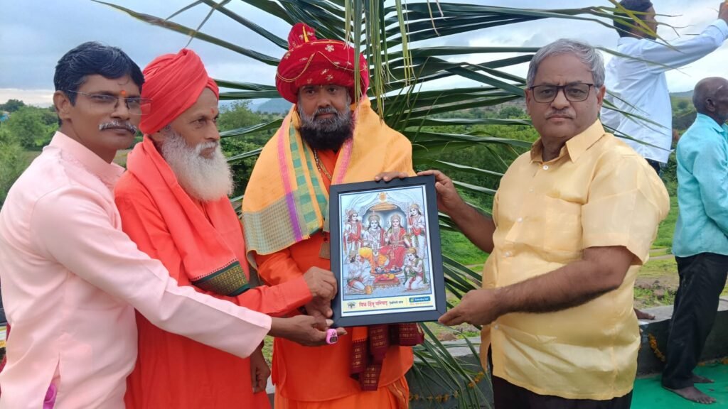 श्रीराम मंदिर द्वारकाधीश आश्रमात अकरा फुटी ध्यानस्थ महादेव मूर्तीचे भव्य अनावरण; संत-महंत, मान्यवरांसह हजारो भाविकांची उपस्थिती !! 1010567699