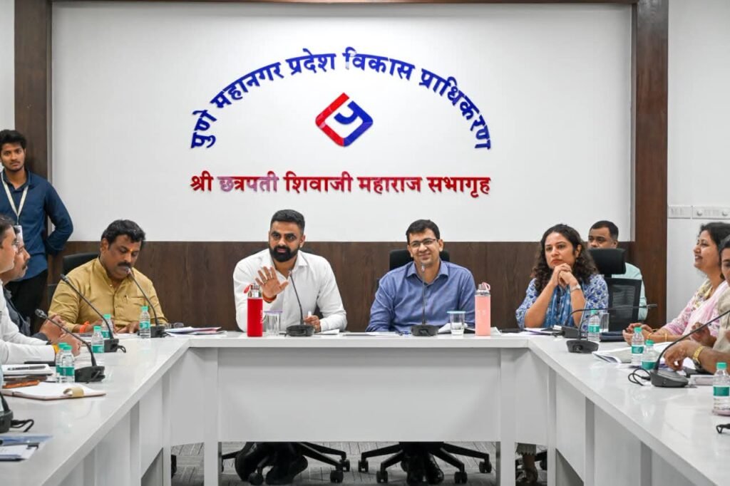 चाकण परिसराची कचराकोंडी फुटली; ३६.५ एकरांवर होणार ‘पीएमआरडीए’चा घनकचरा प्रकल्प !! 1010641832