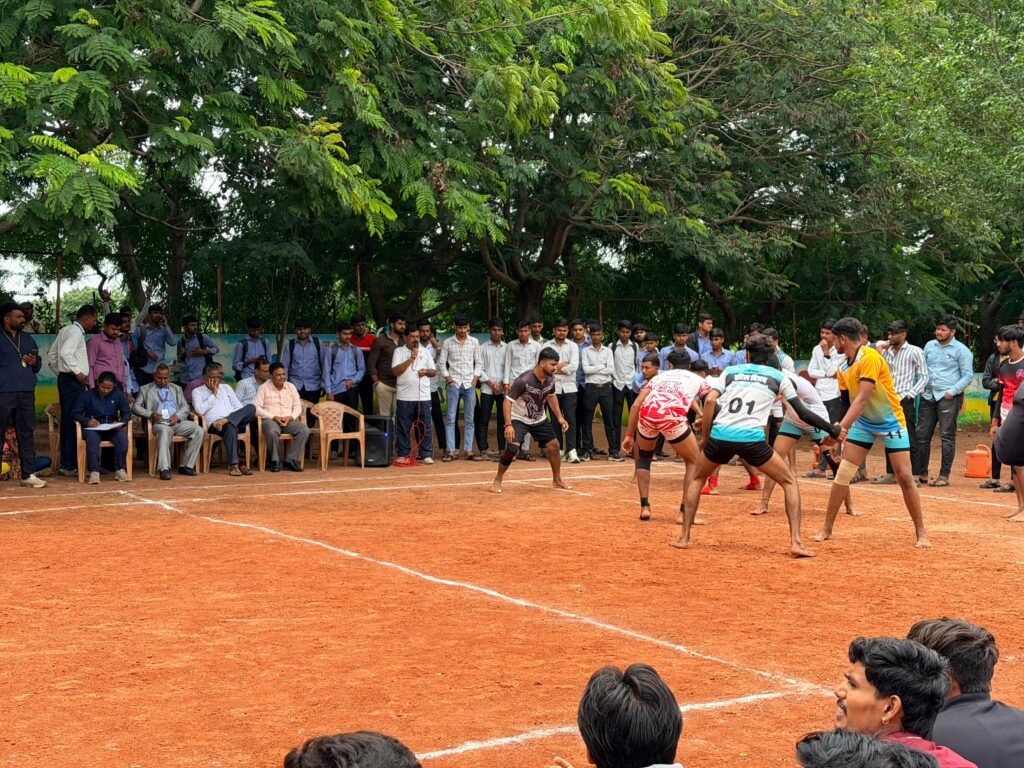 समर्थ शैक्षणिक संकुलात राष्ट्रीय क्रीडा दिन उत्साहात साजरा ; विविध क्रीडा स्पर्धांमधून विद्यार्थ्यांच्या क्रीडागुणांना मिळाले व्यासपीठ ; गुणवंत खेळाडूंचा गौरव !! img 20260830 wa0495