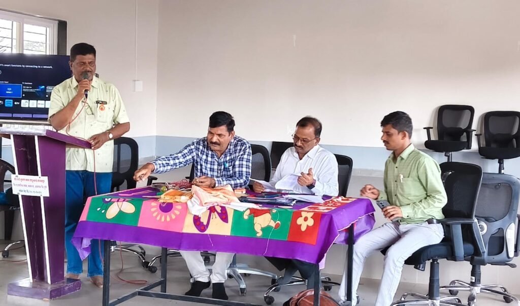 चांडोली बुद्रुक केंद्रातील ७२ शिक्षकांची कळंब येथे शिक्षण परिषद संपन्न !! 1010781811