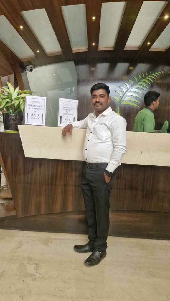 शेतकरी कुटुंबातील मुलगा ते पत्रकारिता; तेजसचा प्रेरणादायी प्रवास !! 1010794389