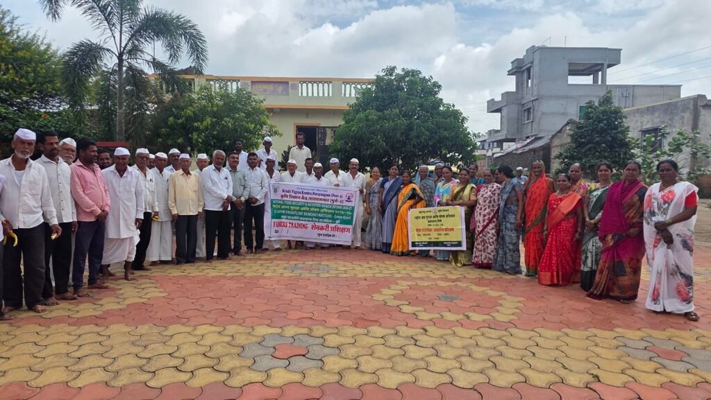 पाबळ येथे सोयाबीन पीक पद्धतीवर प्रशिक्षण 1010819475