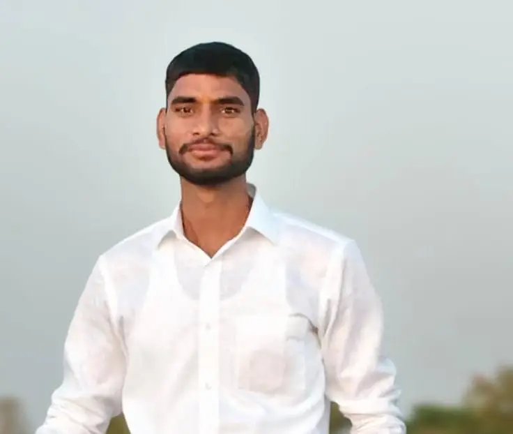 जारकरवाडी गावच्या शिरपेचात मानाचा तुरा ; प्रतिकूल परिस्थितीशी संघर्ष करीत जिद्द, चिकाटी आणि अथक परिश्रमाच्या बळावर अनिल ज्ञानेश्वर भांड ची महाराष्ट्र पोलीस दलात निवड !! 1010823166