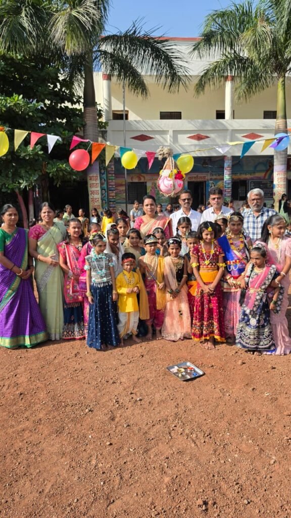 जारकरवाडी जिल्हा परिषद शाळेत गोपाळकाला उत्साहात साजरा !! 1010837341