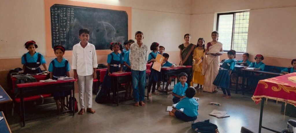 जिल्हा परिषद प्राथमिक शाळा जारकरवाडी येथे उत्साहात संपन्न झाला शिक्षक दिन !! 1010858370