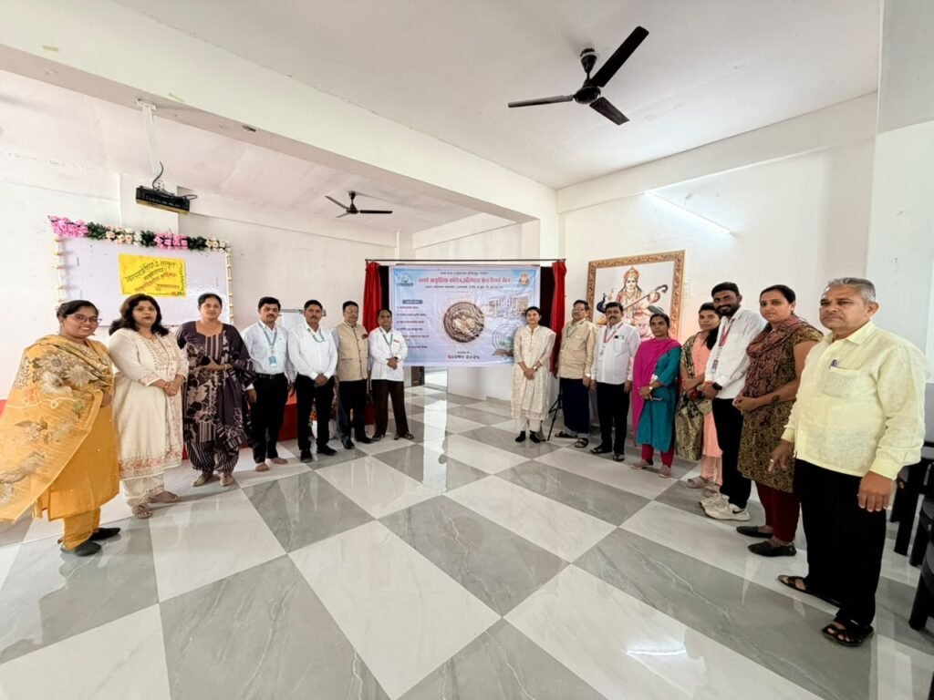 समर्थ आयुर्वेदिक महाविद्यालयात संस्कृत दिन उत्साहात साजरा !! 1010902848