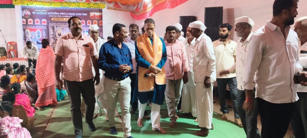 लौकीतील गणेशोत्सवाला ५० वर्षांची सांस्कृतिक परंपरा; मा.गृहमंत्री दिलीपराव वळसे पाटील यांची भेट !! 1011072206