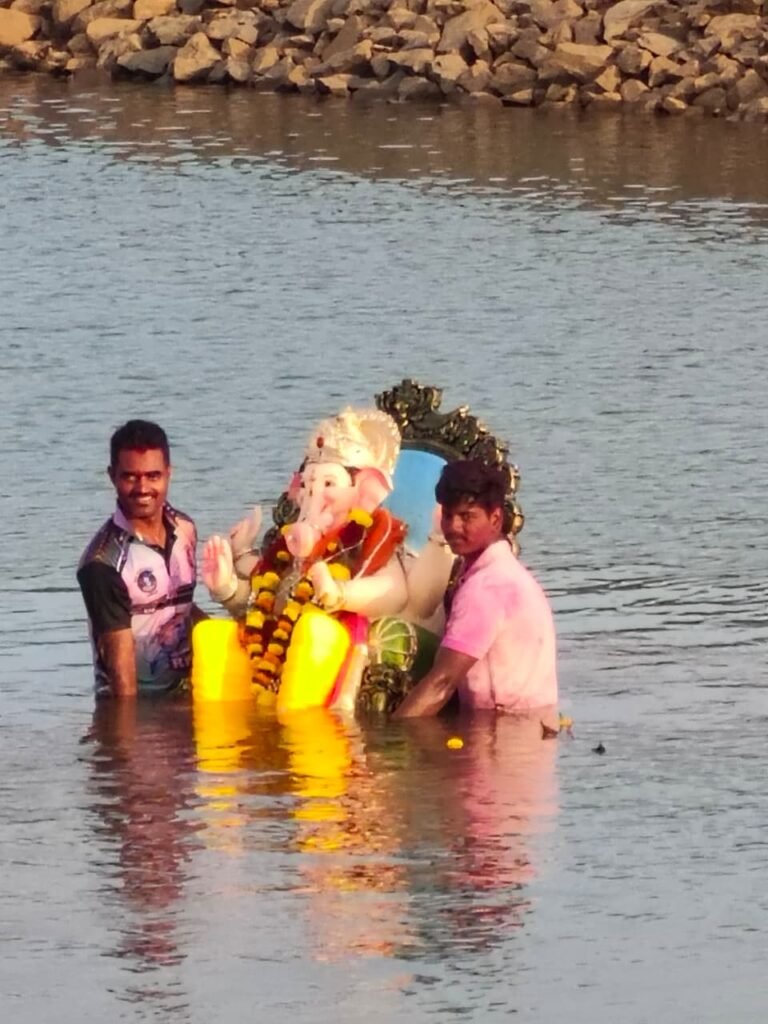 जांभोरी गावठाणच्या विघ्नहर्त्याला उत्साहात निरोप !! 1011079559