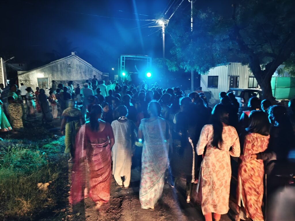 आंबेगाव तालुक्याच्या पूर्व भागात भक्तिमय वातावरणात गणरायाला निरोप !! 1011079753
