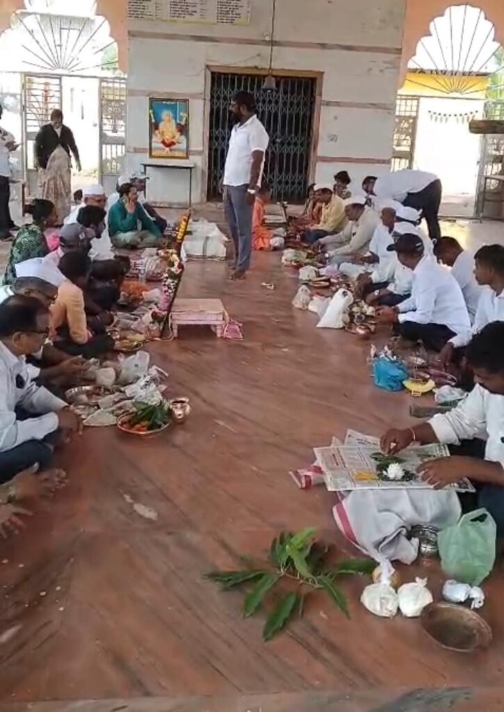 आई-वडिलांच्या स्मरणार्थ खडकवाडी ग्रामस्थांचा एकत्रित चौथभरणीचा उपक्रम ; 1011115700