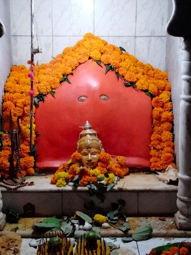जारकरवाडीत नवरात्रोत्सवाची जय्यत तयारी; दहा दिवस रंगणार कीर्तन सोहळा ; आई वडजादेवी व बिरोबा महाराज मंदिर परिसरात धार्मिक कार्यक्रमांचे आयोजन; दसऱ्याला बारा गाड्या ओढण्याची परंपरा !! 1011241262