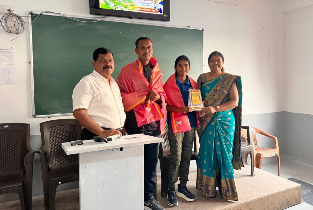 समर्थच्या इशिता काकडेची राज्यस्तरीय रायफल शूटिंग स्पर्धेसाठी निवड ; विभागीय स्पर्धेत द्वितीय क्रमांक पटकावत इशिताने मिळविले यश ; नागपूर येथे राज्यस्तरावर कौशल्य दाखविण्याची संधी !! 1011433288