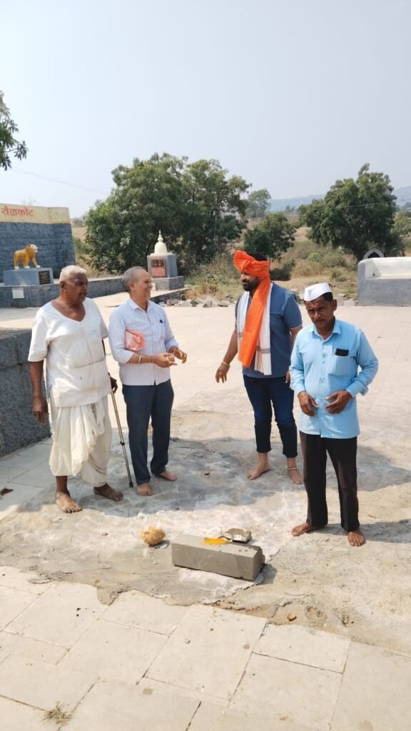 धामणीच्या खंडोबा मंदिरात दुसऱ्या दगडी दीपमाळेच्या कामाचा शुभारंभ ; ज्येष्ठ उद्योजक किरण खुळे यांच्या हस्ते भूमिपूजन; चंपाषष्ठीपर्यंत काम पूर्ण करण्याचे नियोजन !! 1011457429