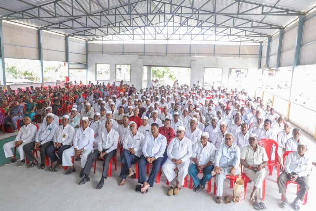 मुंबई गोदी कामगार सेवानिवृत्ती संघाचा चौथा मेळावा राजुरी येथे उत्साहात संपन्न !! 1011466302