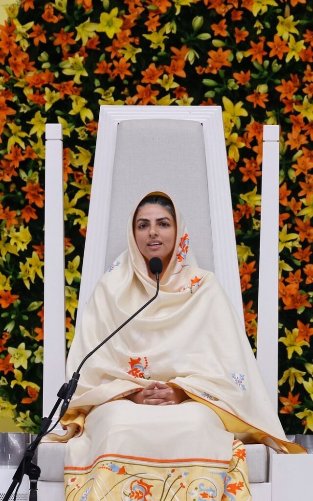 सद्गुरूंच्या दिव्य संदेशाने लाखो श्रद्धाळूंची चेतना झाली प्रकाशमान ; ७९व्या निरंकारी संत समागमात उसळला श्रद्धेचा महासागर ; प्रत्येक परिस्थितीत परमात्म्याच्या प्रेमात स्थिर राहणे हीच खरी जागृती- निरंकारी सद्गुरू माता सुदीक्षा जी महाराज 1011480515