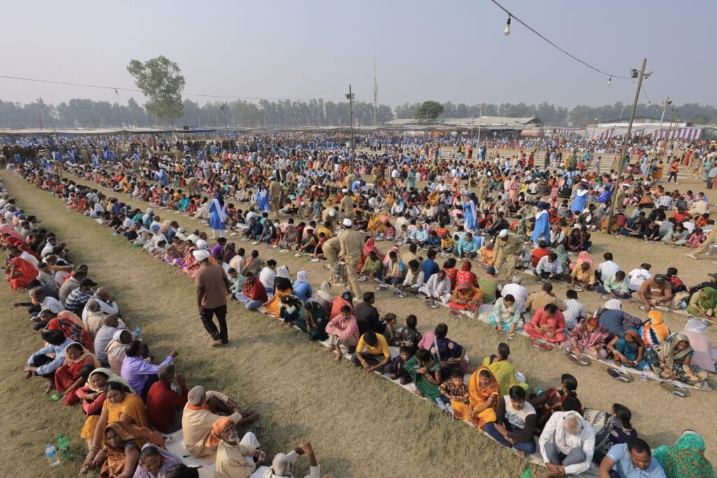 सद्गुरूंच्या दिव्य संदेशाने लाखो श्रद्धाळूंची चेतना झाली प्रकाशमान ; ७९व्या निरंकारी संत समागमात उसळला श्रद्धेचा महासागर ; प्रत्येक परिस्थितीत परमात्म्याच्या प्रेमात स्थिर राहणे हीच खरी जागृती- निरंकारी सद्गुरू माता सुदीक्षा जी महाराज 1011480526